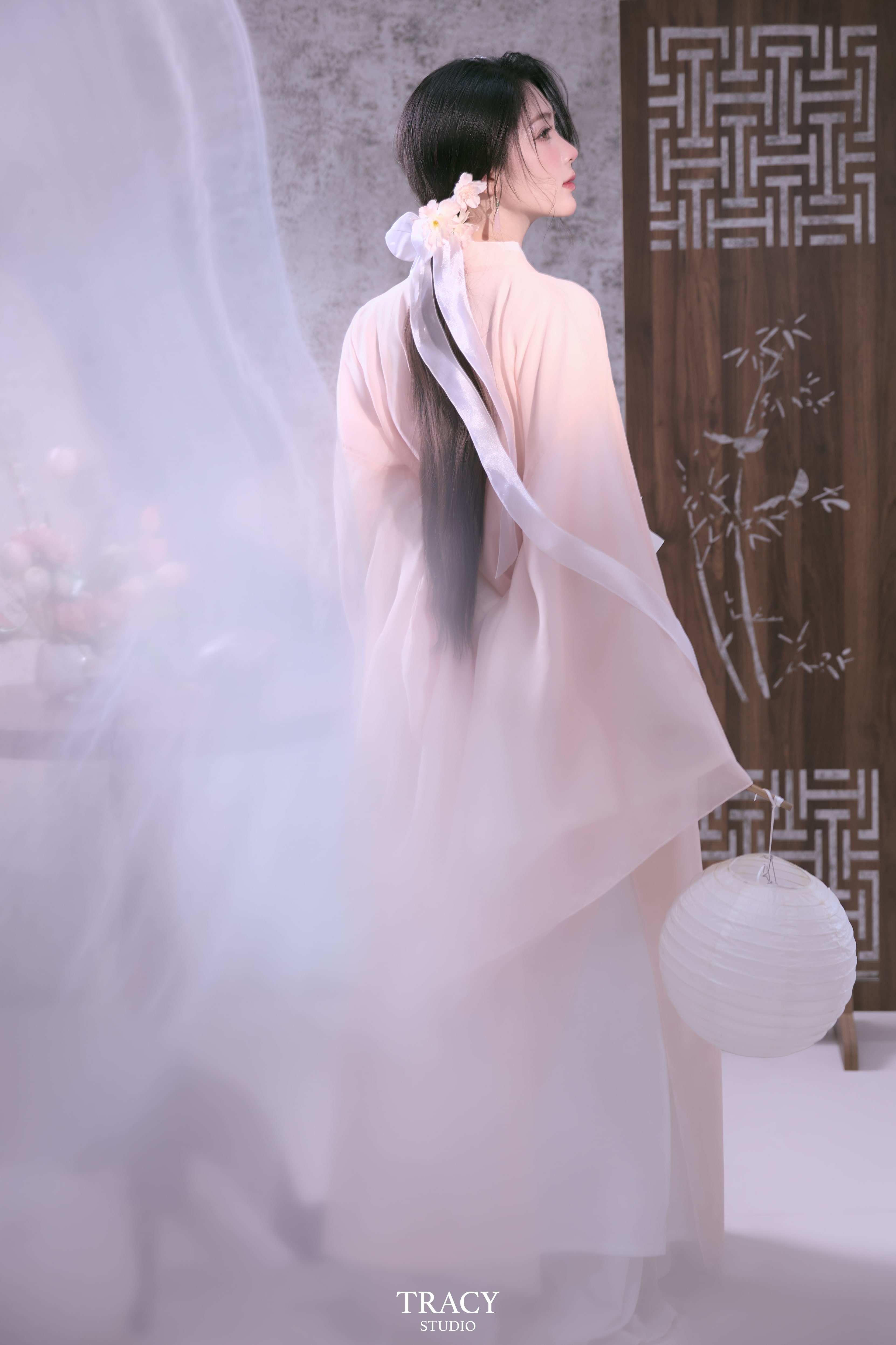 frontend/img/gallery/anh-tet-yem-ao-dai/tracy-studio-chup-co-trang-hang (5).jpg